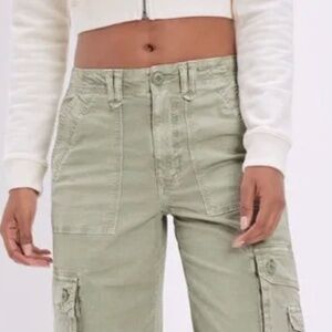 American Eagle Snappy Stretch Baggy Cargo High Waisted Pants Green